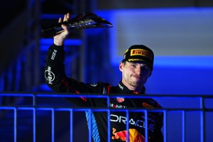 Red Bull 車隊 Max Verstappen 在新加坡大獎賽上獲第二名  穩固賽季冠軍領先地位